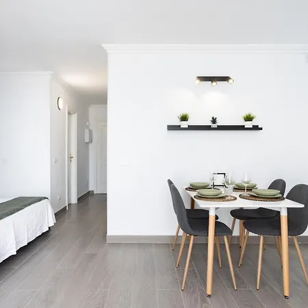 Eden Edelweiss Green Park Retreat With Ac Διαμέρισμα